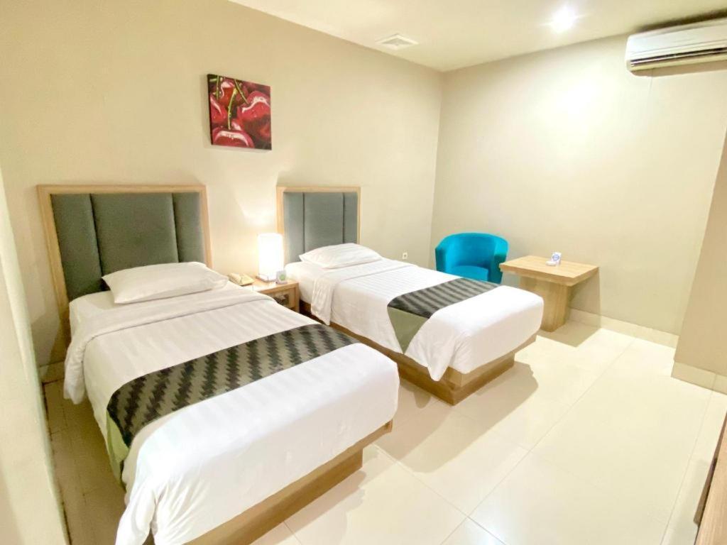 Orchardz Hotel Gajah Mada Понтианак Екстериор снимка